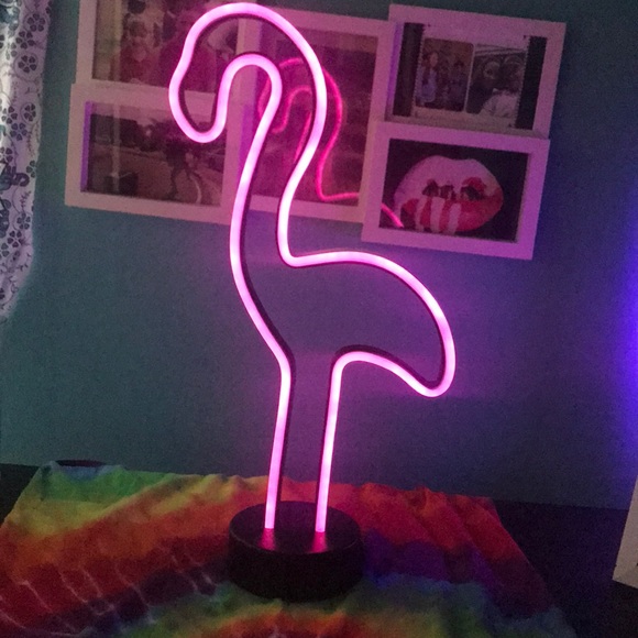 Flamingo LED light 🤩 - Picture 2 of 3